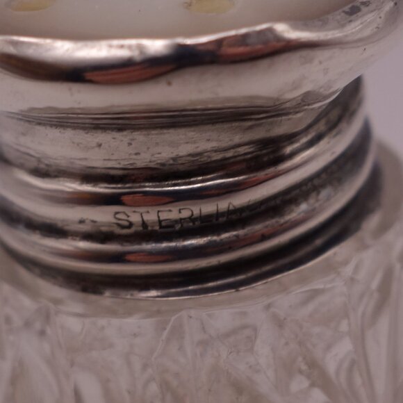 Set of Two 925 Sterling Silver Top Salt Shakers - Picture 16 of 16